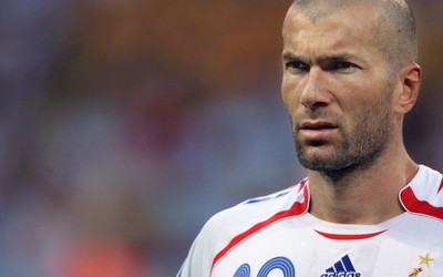 101博体育讨论-拉菲尼亚与哈维击掌庆祝